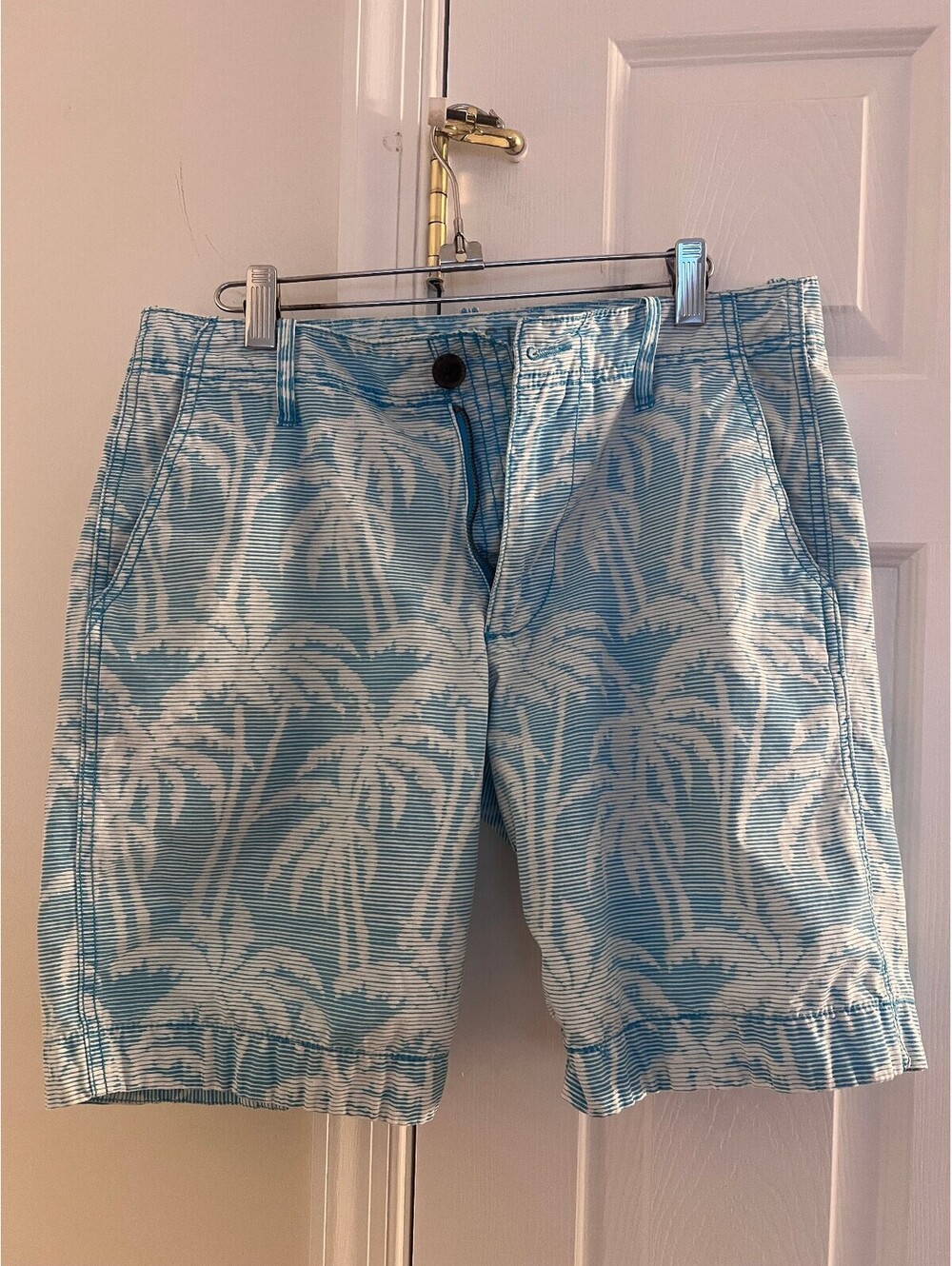 Aeropostale Shorts mens size 30